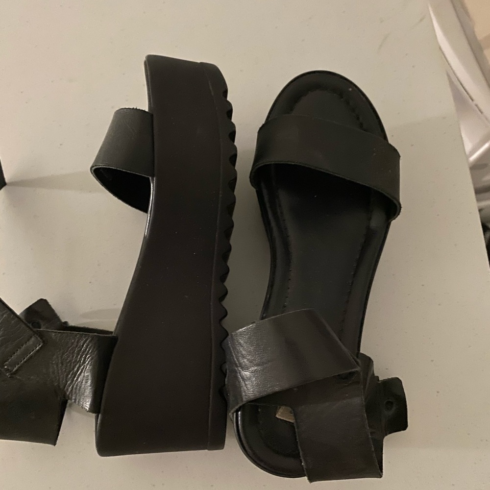 Steve Madden platform
